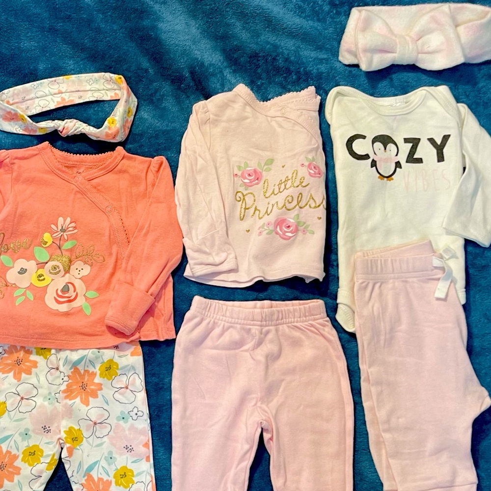 BABY CLOTHES LOT (4 Outfits- 11 pcs) Infant clothes size (NB- 0/3m)